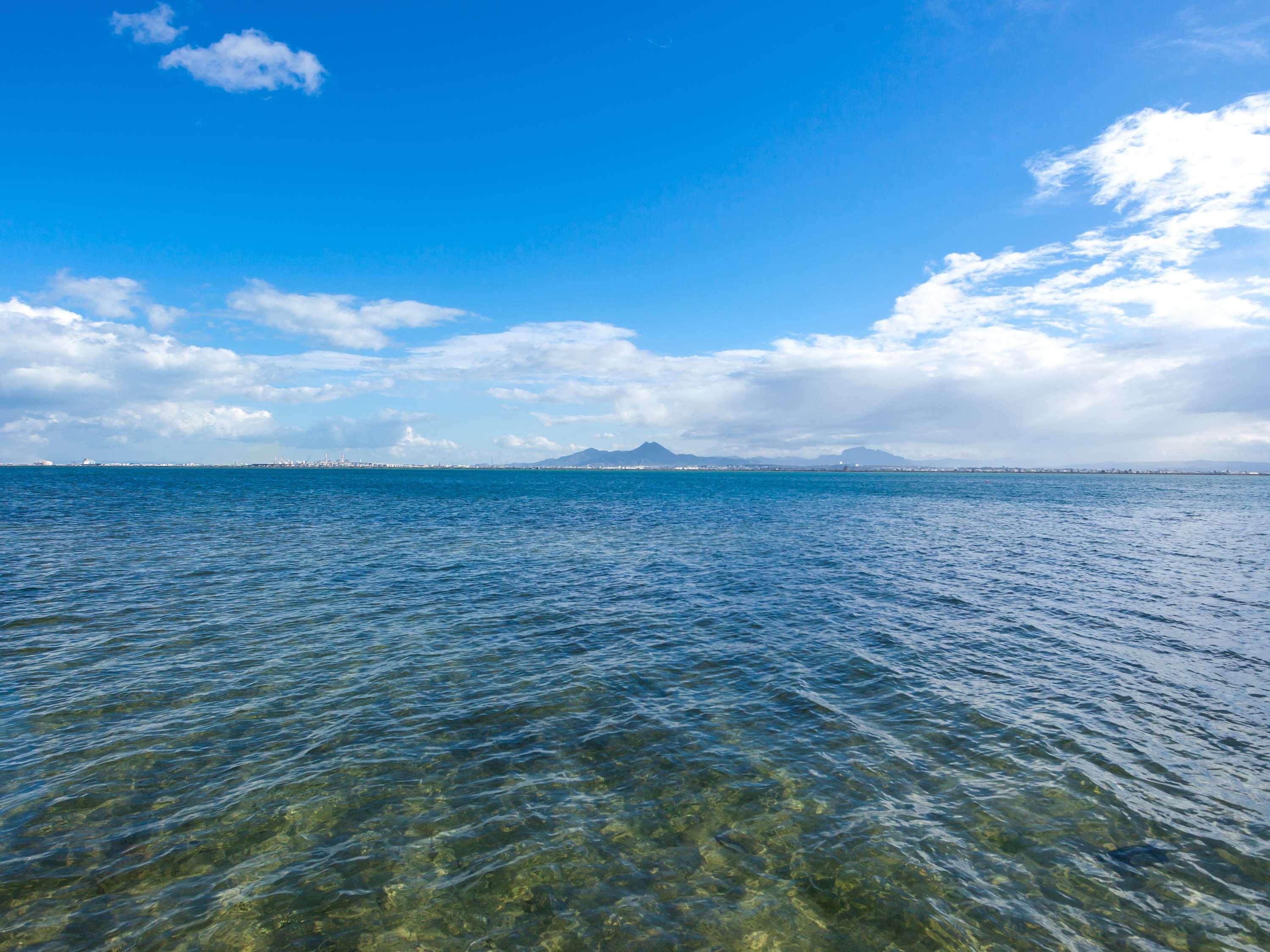 Moevenpick Hotel Du Lac Tunis Eksteriør billede View of the Gulf of Naples from the shore of Castellammare di Stabia