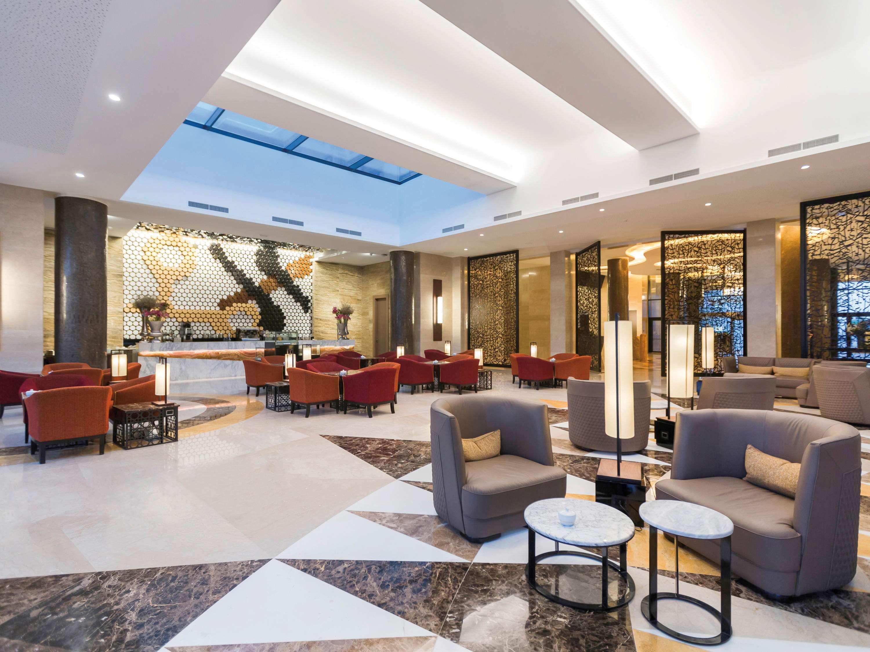 Moevenpick Hotel Du Lac Tunis Eksteriør billede Lobby