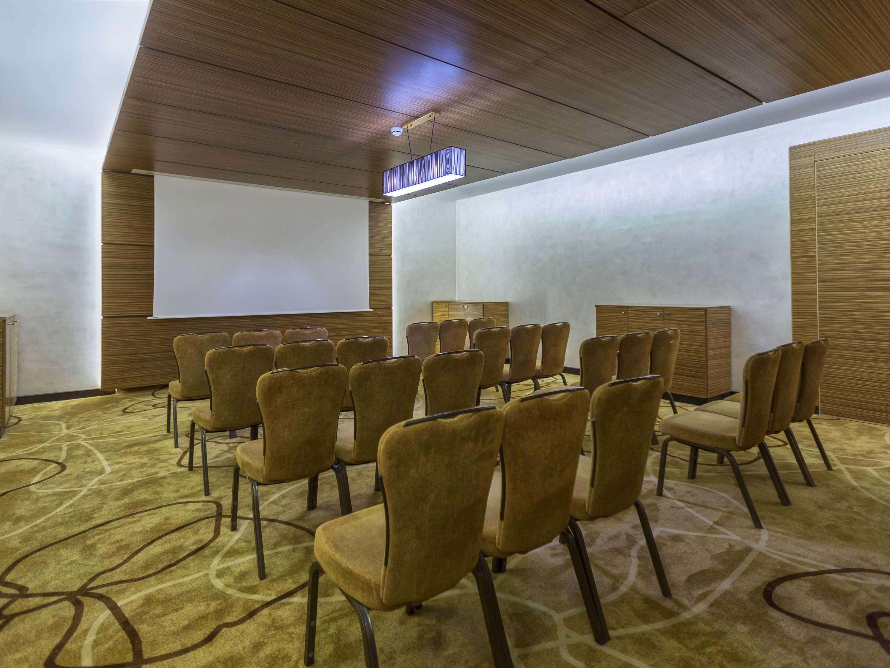 Moevenpick Hotel Du Lac Tunis Eksteriør billede Meeting room